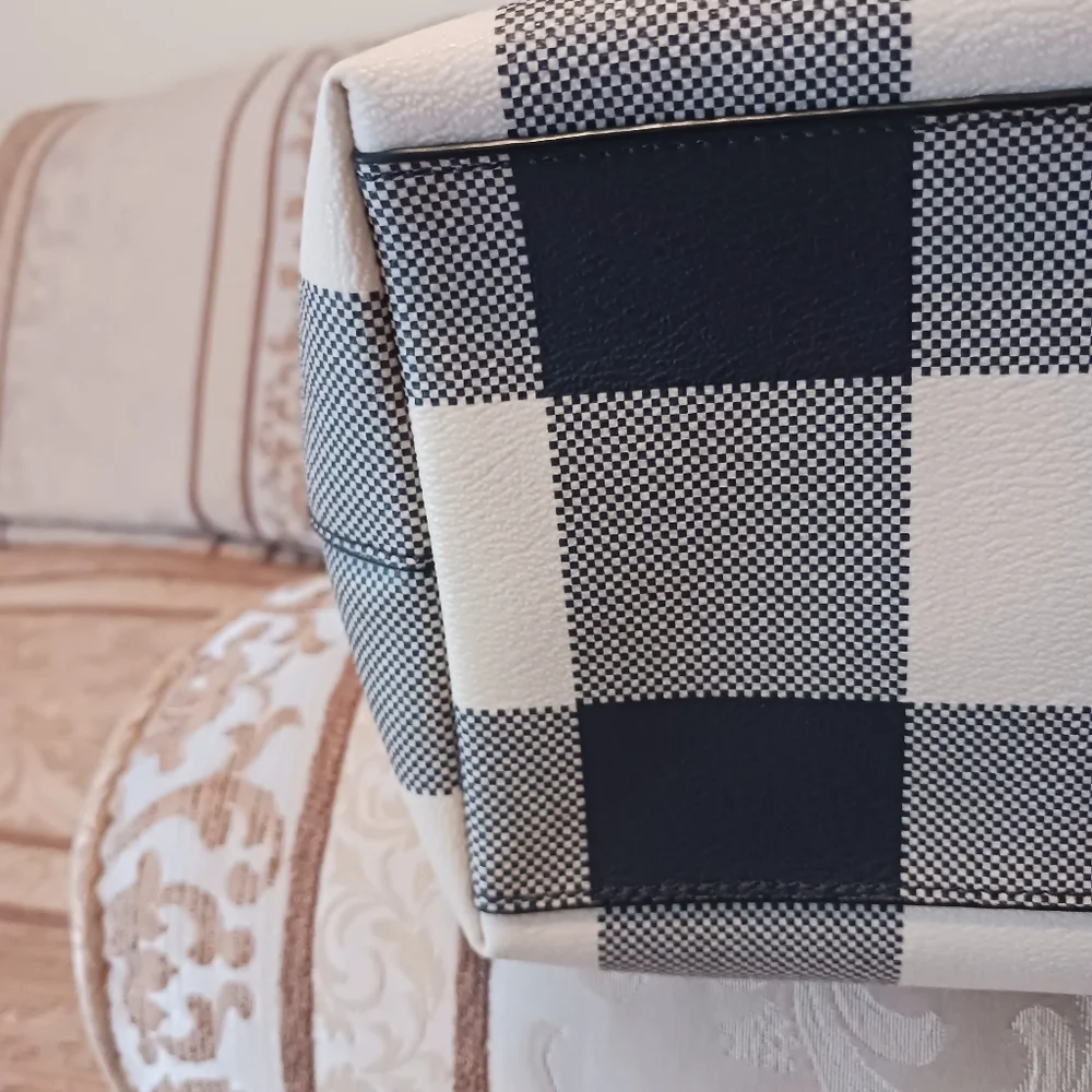 HP🎉🎉Coach Buffalo Plaid City Navy and Ivory Tote F66929 EUC 11"w X 10"h X 7"w - Picture 5 of 16